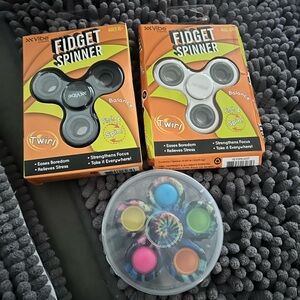 Vibe Fidget Spinner Set - Black and Multicolor